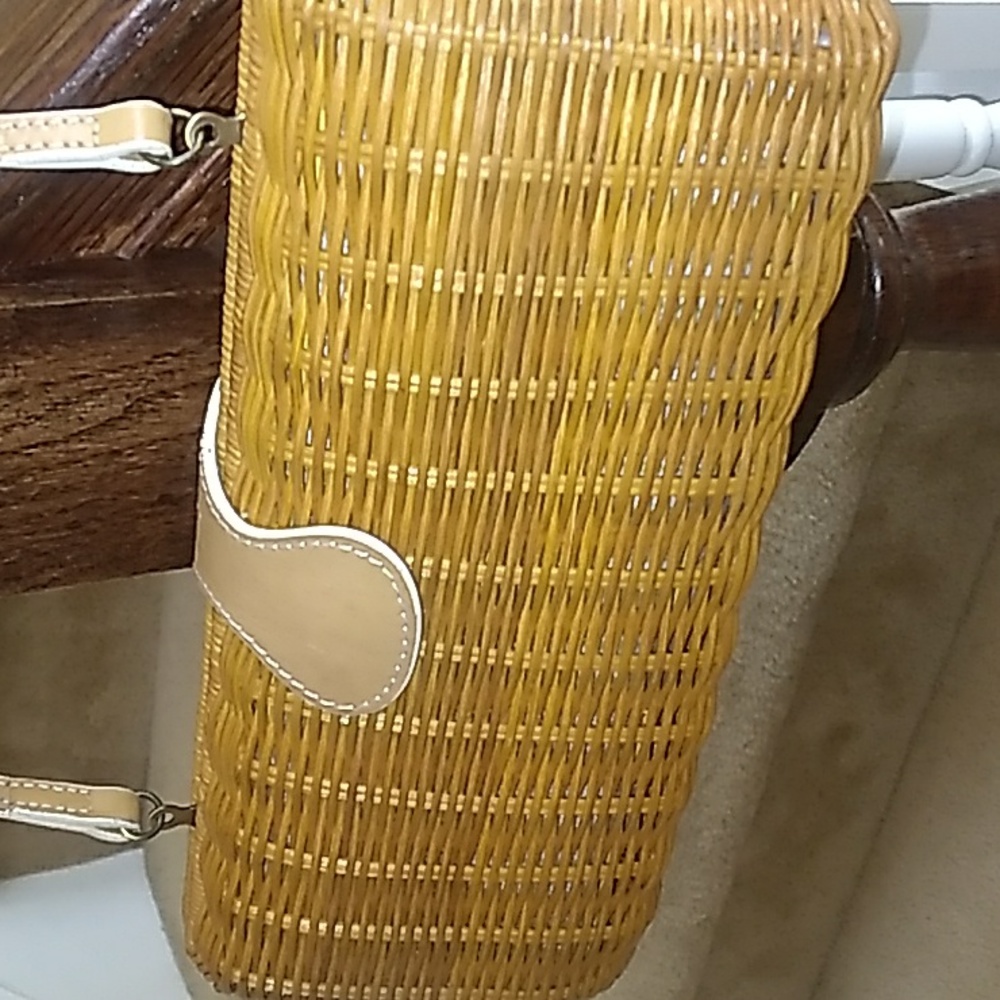 A MAXX NEW YORK WICKER BAG IN GOOD CONDITION
